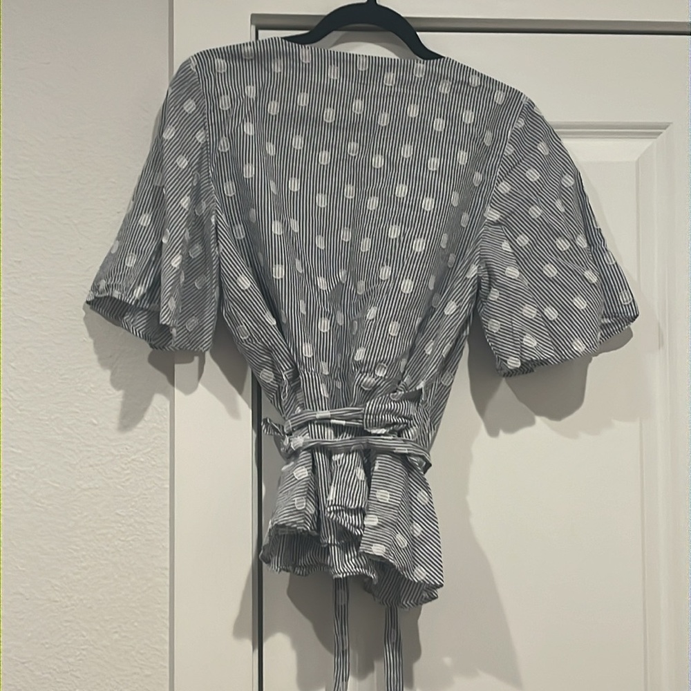 Loft wrap top with textured polka dot - Picture 4 of 4